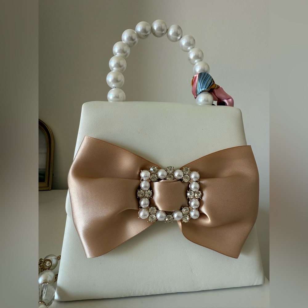 White Purse with Champagne Bow and Pearls